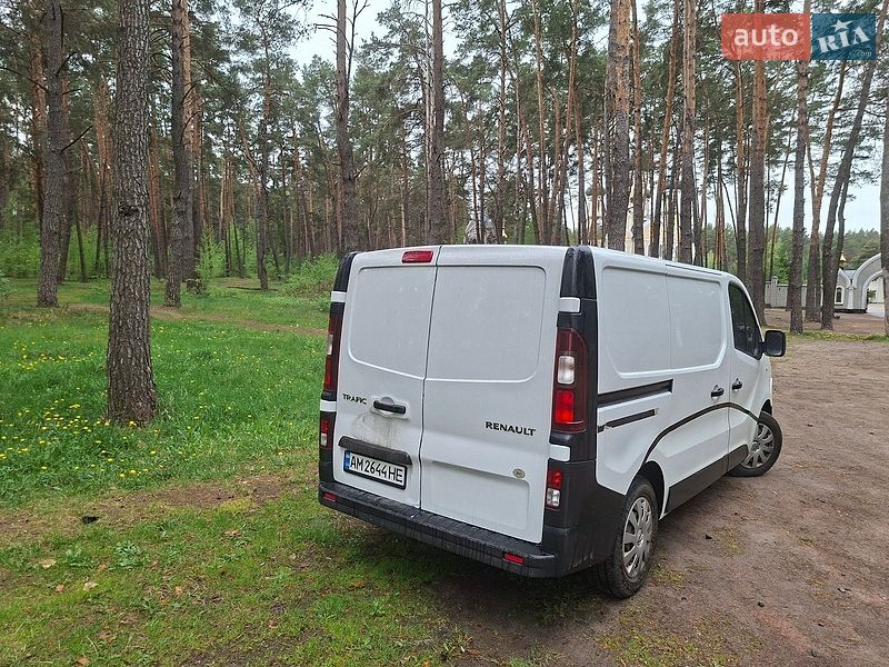 Грузопассажирский фургон Renault Trafic 2017 в Житомире