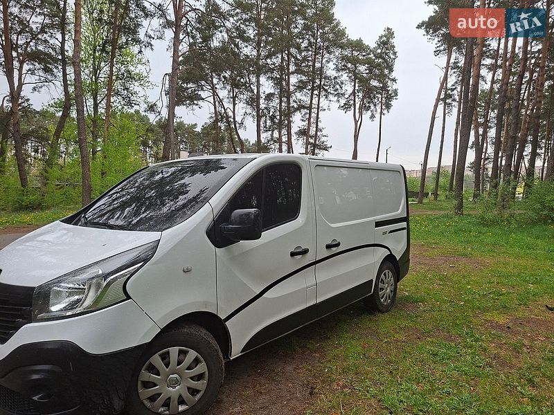 Грузопассажирский фургон Renault Trafic 2017 в Житомире