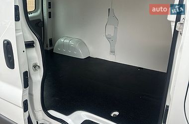 Вантажний фургон Renault Trafic 2014 в Рівному