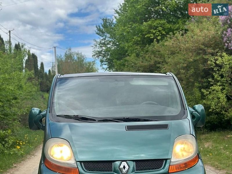 Мінівен Renault Trafic 2005 в Шумську
