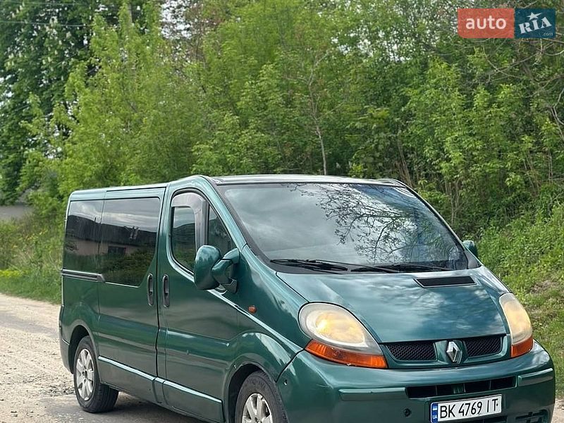Мінівен Renault Trafic 2005 в Шумську