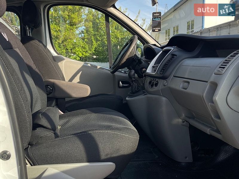 Вантажопасажирський фургон Renault Trafic 2012 в Вінниці
