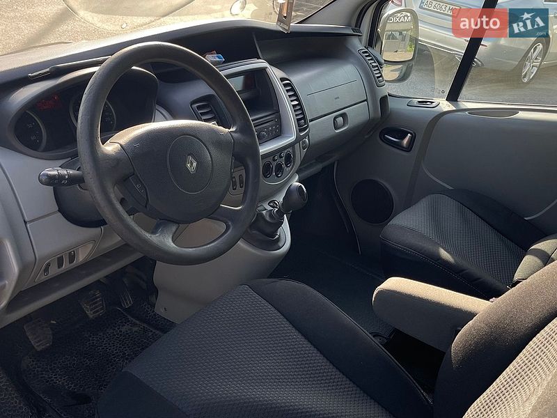 Вантажопасажирський фургон Renault Trafic 2012 в Вінниці