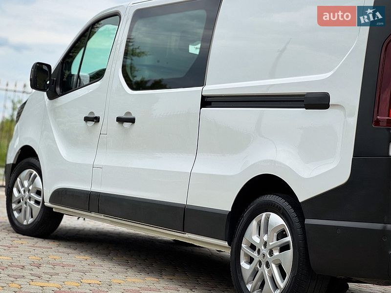 Вантажний фургон Renault Trafic 2023 в Дрогобичі