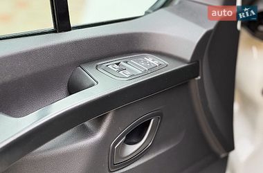 Вантажний фургон Renault Trafic 2023 в Дрогобичі