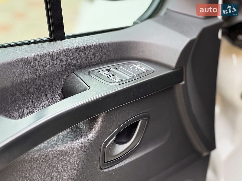 Вантажний фургон Renault Trafic 2023 в Дрогобичі