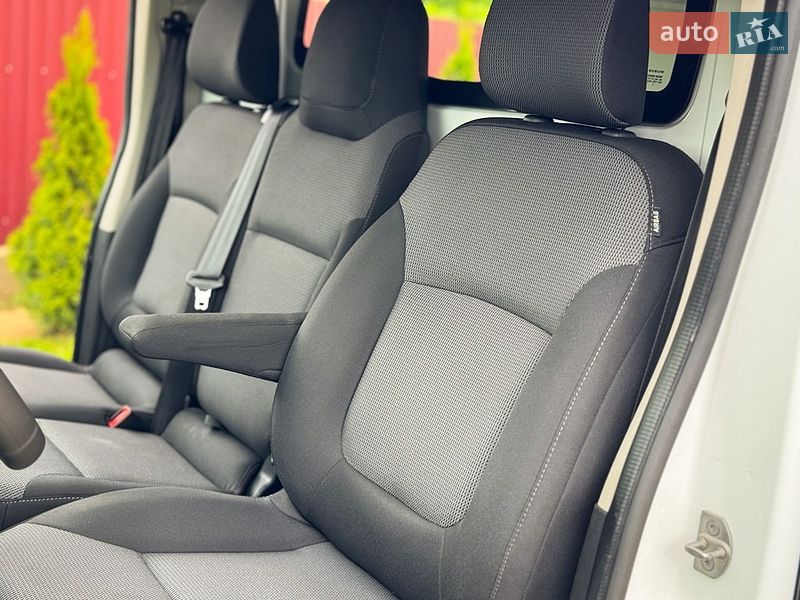 Вантажний фургон Renault Trafic 2023 в Дрогобичі