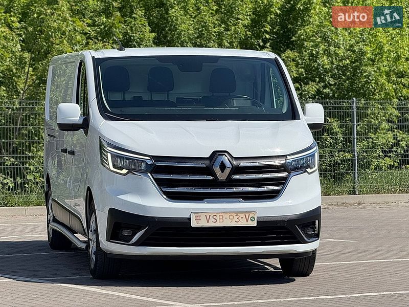 Вантажний фургон Renault Trafic 2022 в Дубні