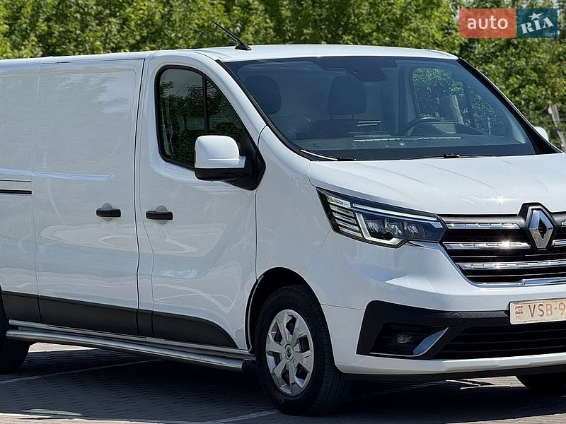 Вантажний фургон Renault Trafic 2022 в Дубні
