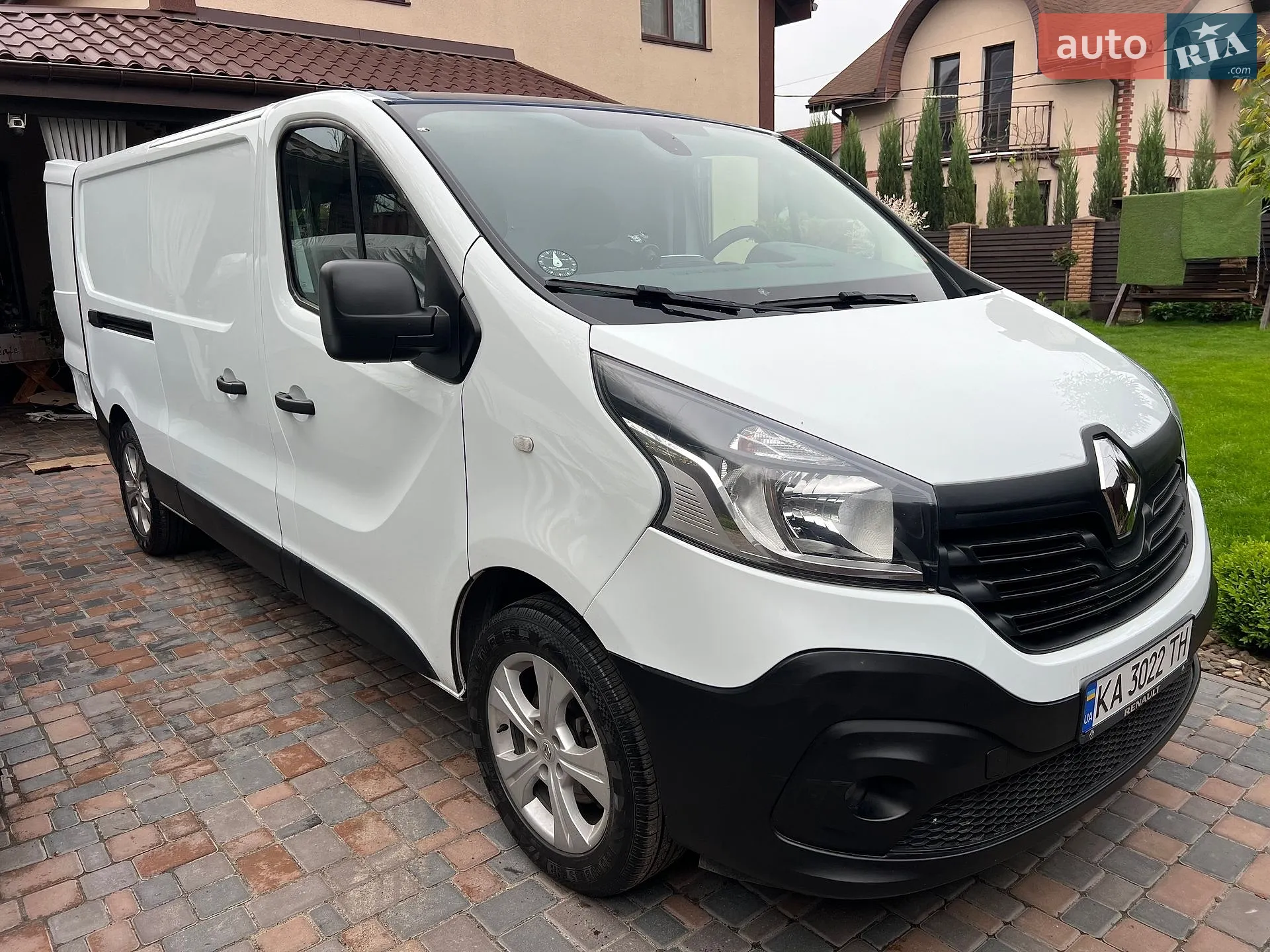 Renault Trafic 2018 VIN VF1FL000561283207 фото оголошення 2 з 5