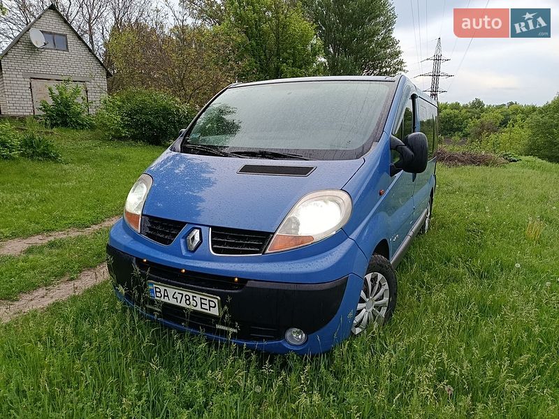 Мінівен Renault Trafic 2006 в Смілі
