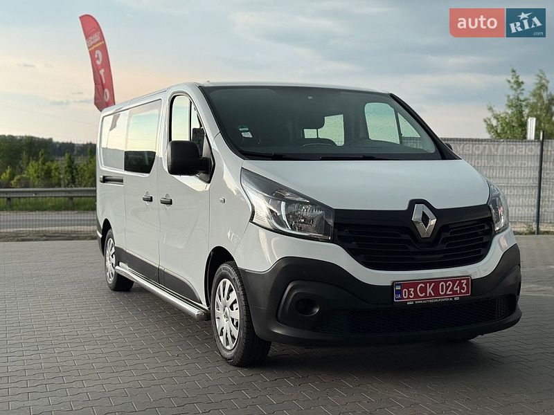 Грузопассажирский фургон Renault Trafic 2017 в Буче