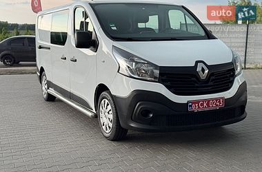 Грузопассажирский фургон Renault Trafic 2017 в Буче