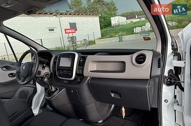 Грузопассажирский фургон Renault Trafic 2017 в Буче