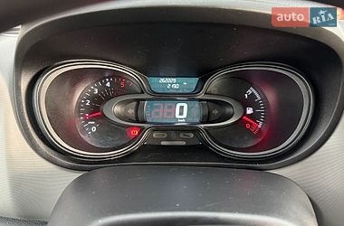 Грузопассажирский фургон Renault Trafic 2017 в Буче