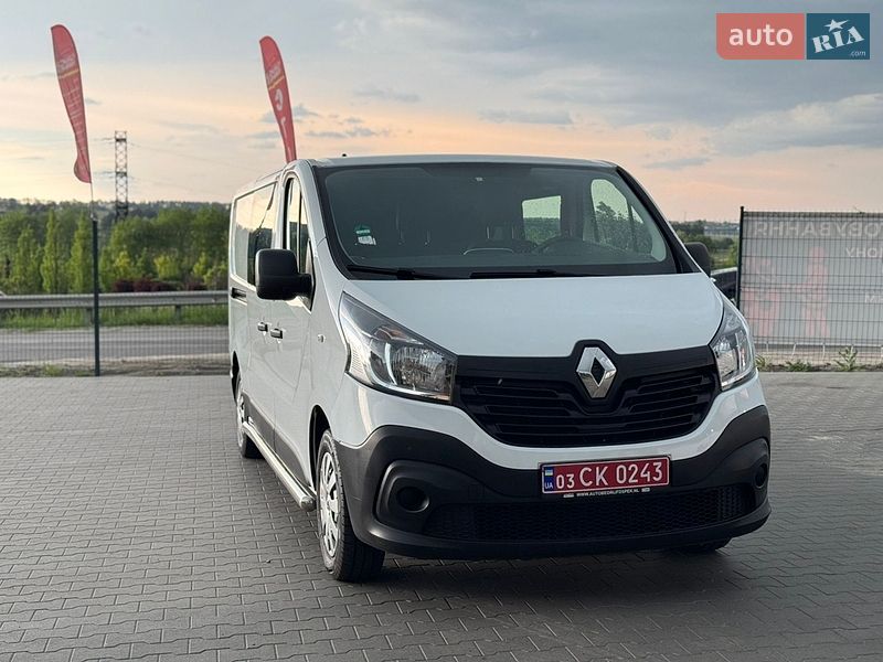 Грузопассажирский фургон Renault Trafic 2017 в Буче
