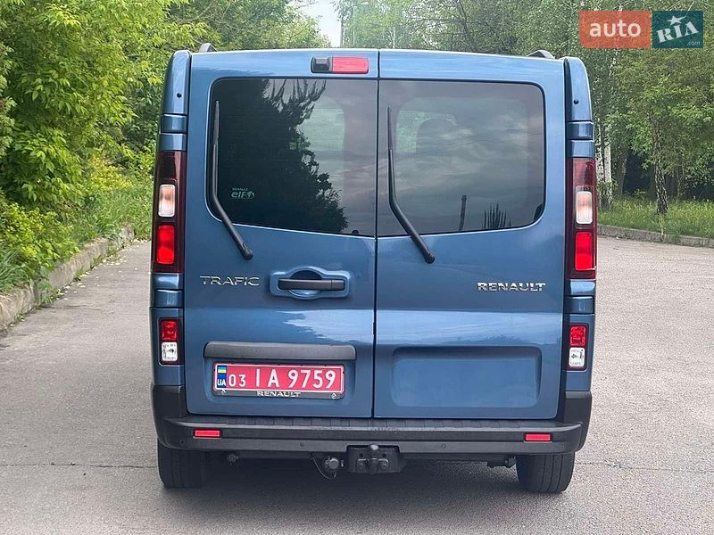 Вантажопасажирський фургон Renault Trafic 2020 в Рівному