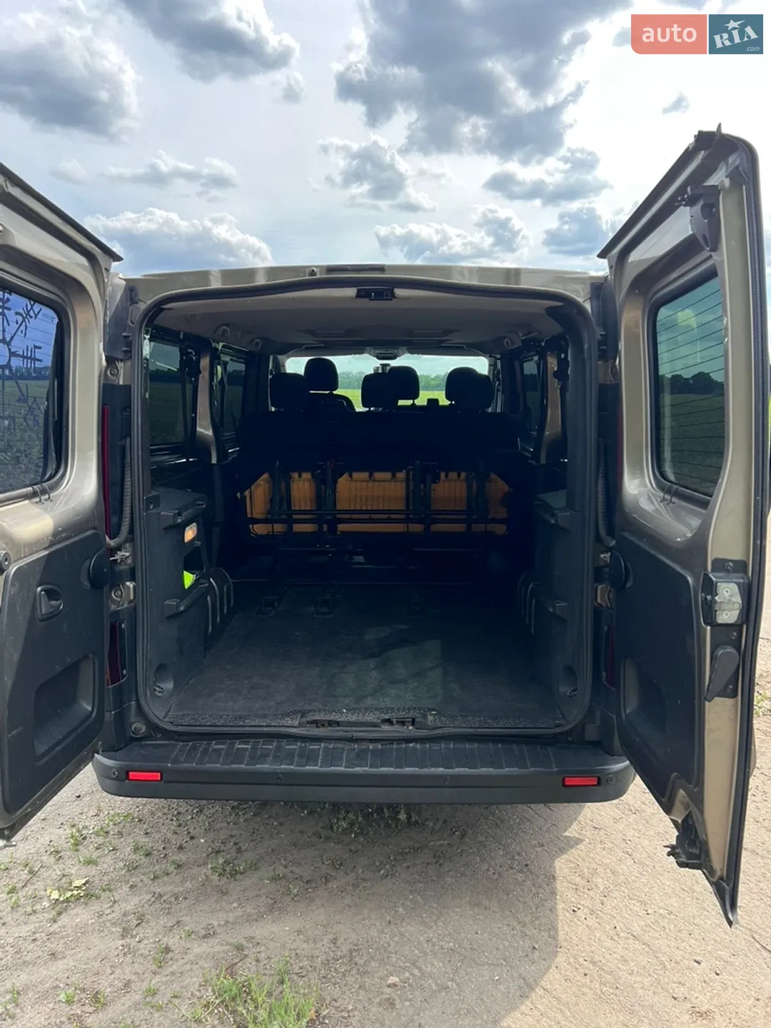 2015 Renault Trafic - мініатюра 11