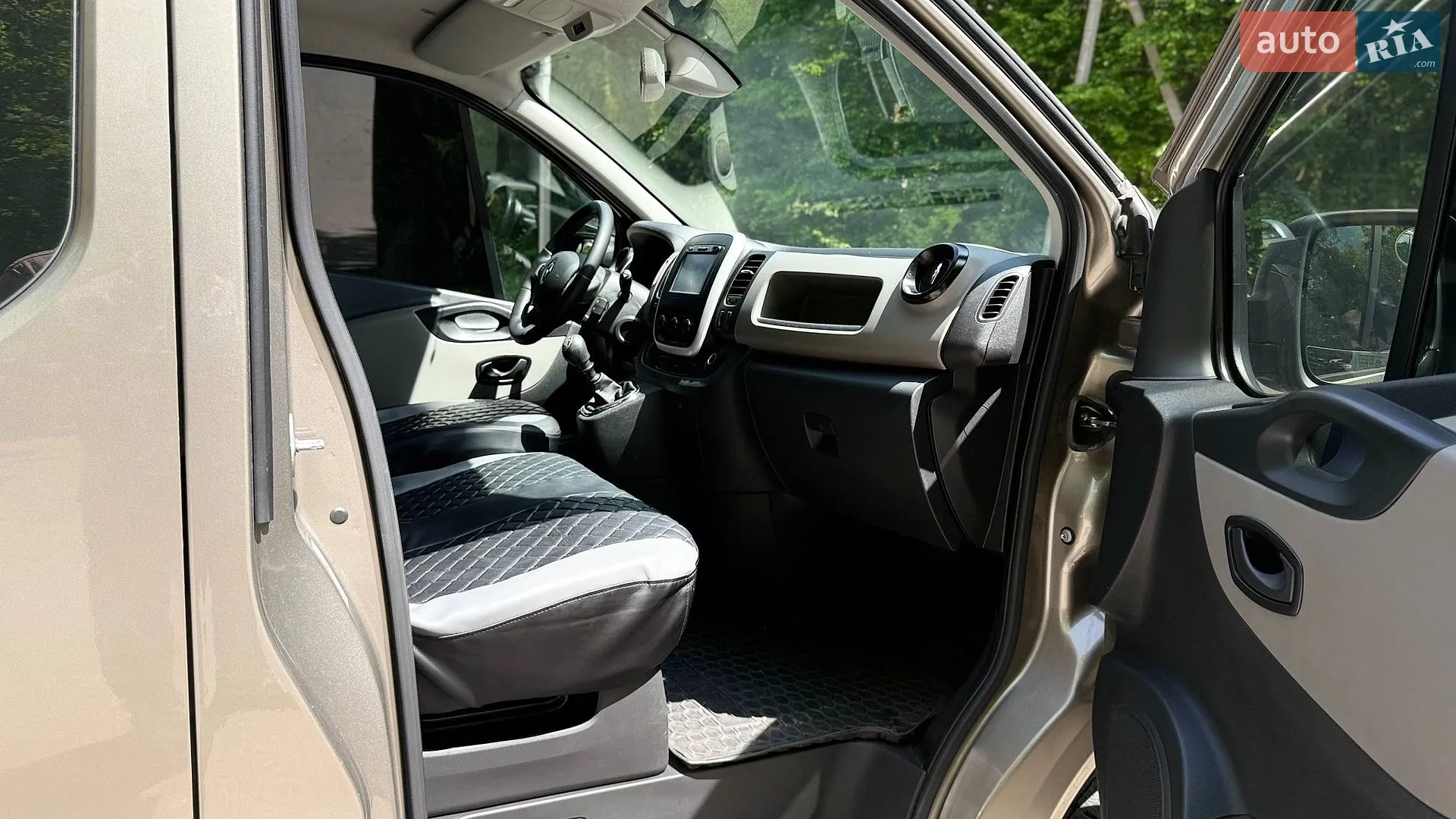 2017 Renault Trafic - мініатюра 18
