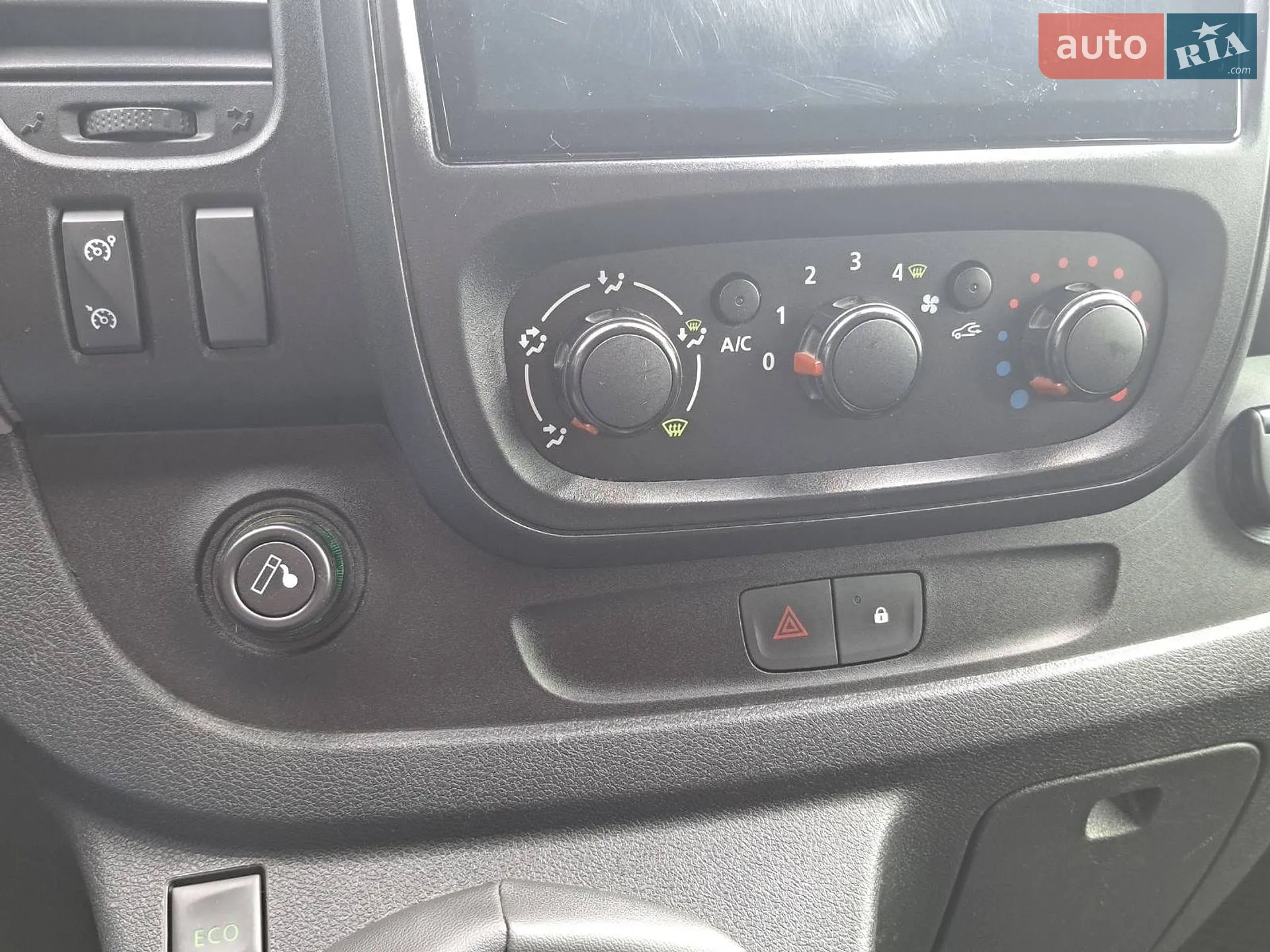 2016 Renault Trafic - мініатюра 16