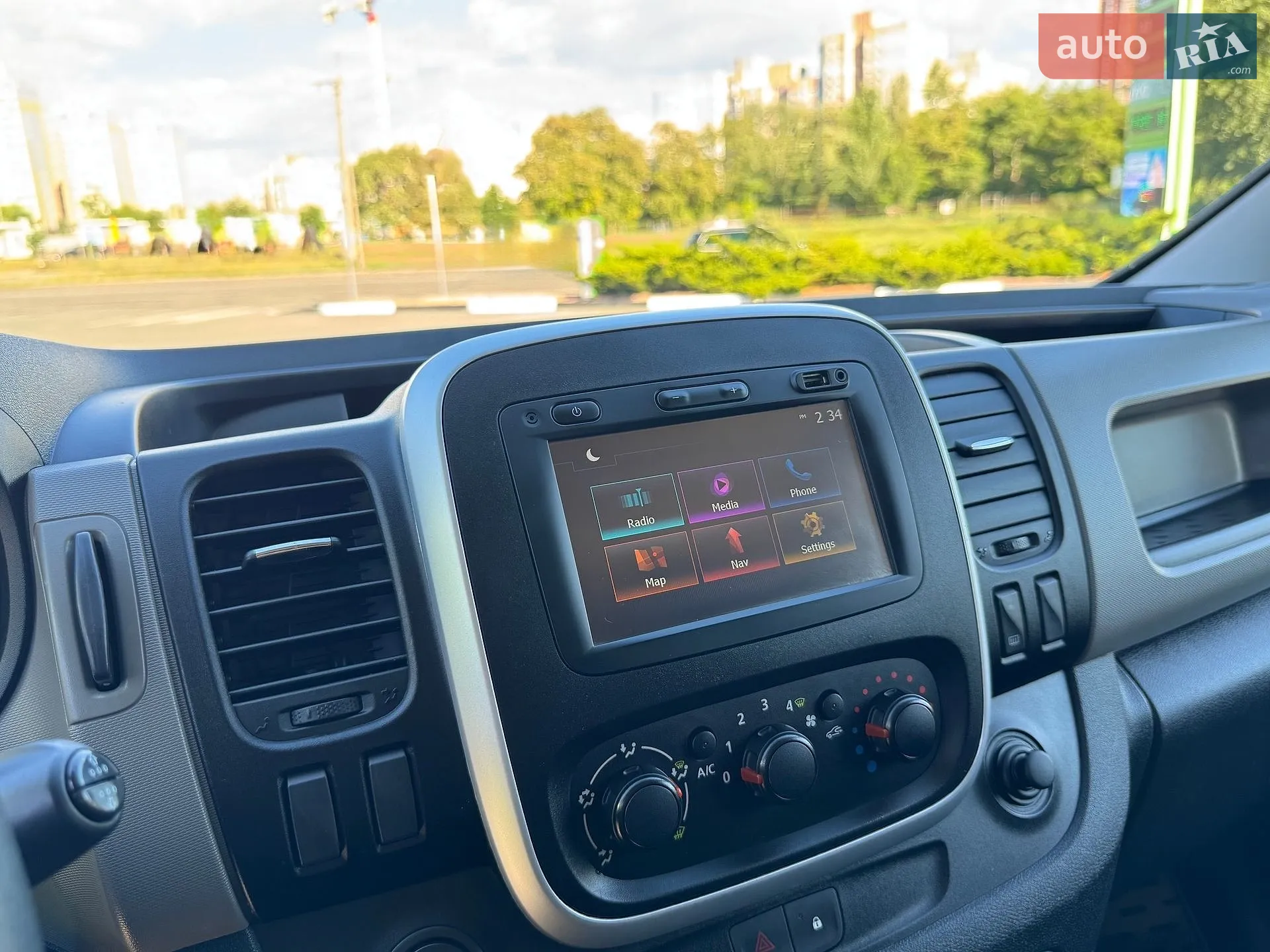 2015 Renault Trafic - мініатюра 37