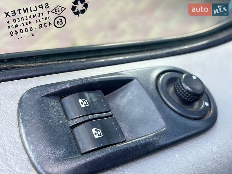 Вантажний фургон Renault Trafic 2013 в Ірпені