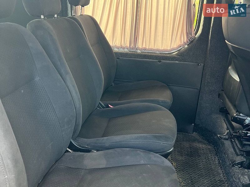 Грузовой фургон Renault Trafic 2012 в Буче