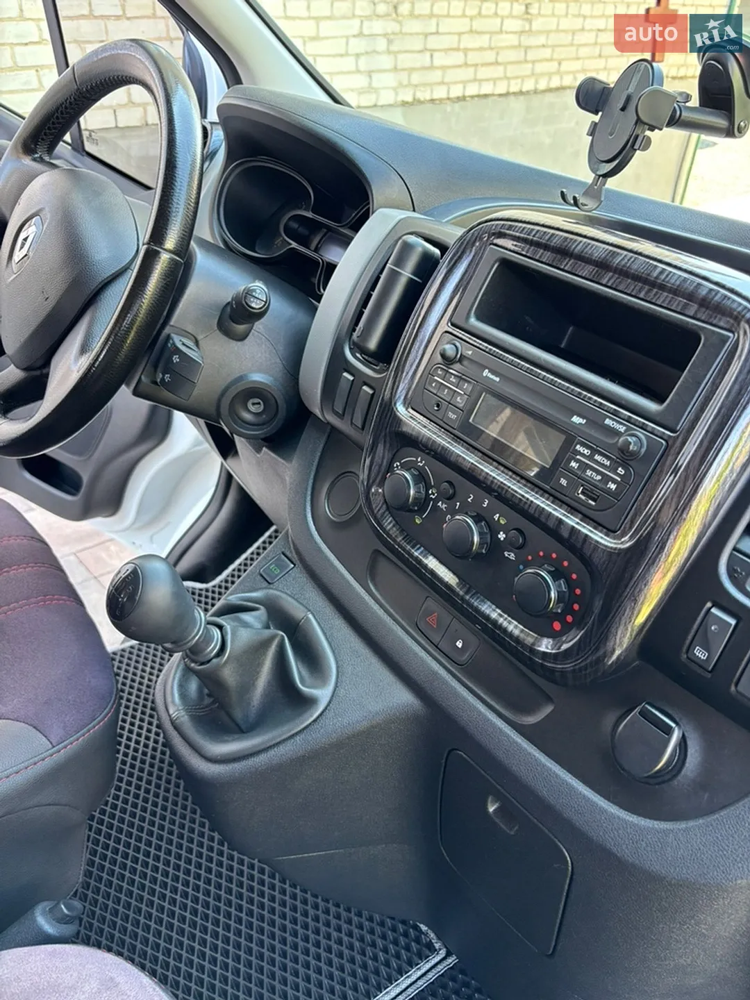 2015 Renault Trafic - мініатюра 28