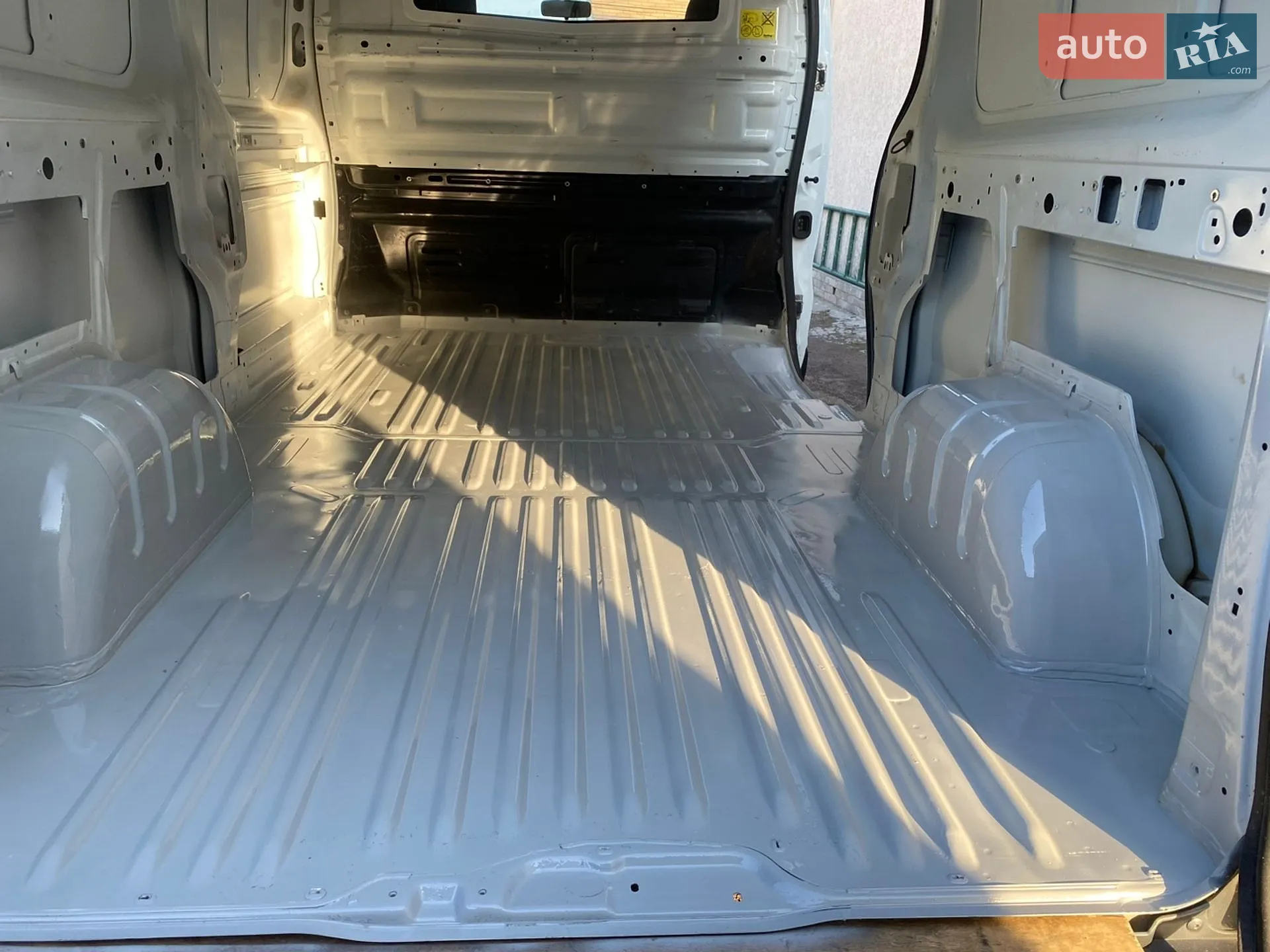 2015 Renault Trafic - мініатюра 28