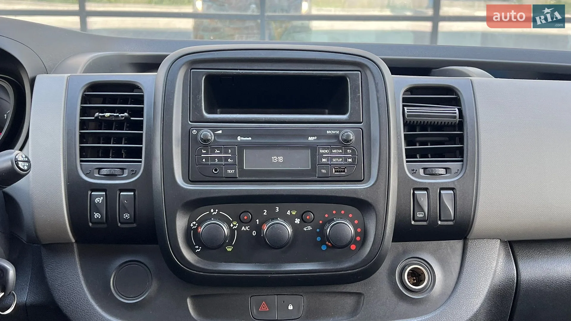Renault Trafic 2017 VIN VF1JL000357638395 фото оголошення 27 з 35