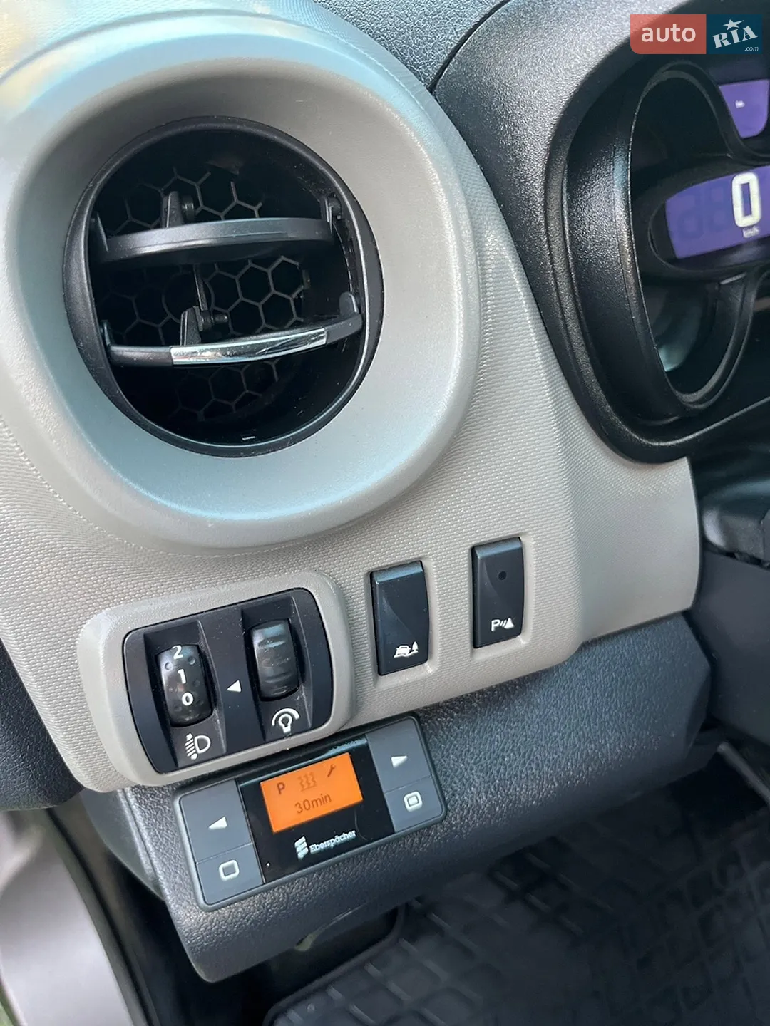2016 Renault Trafic - мініатюра 55