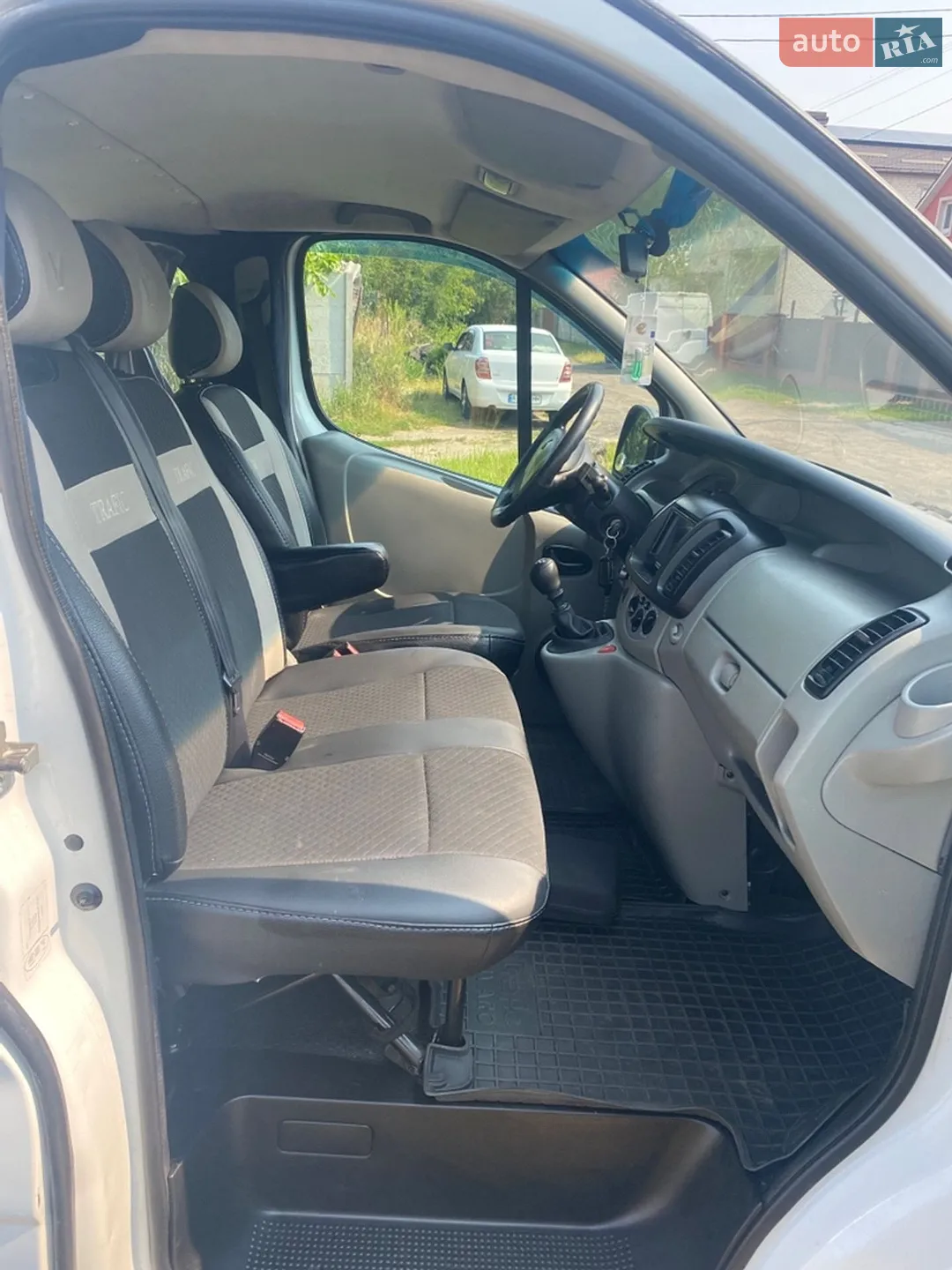 2010 Renault Trafic - мініатюра 11