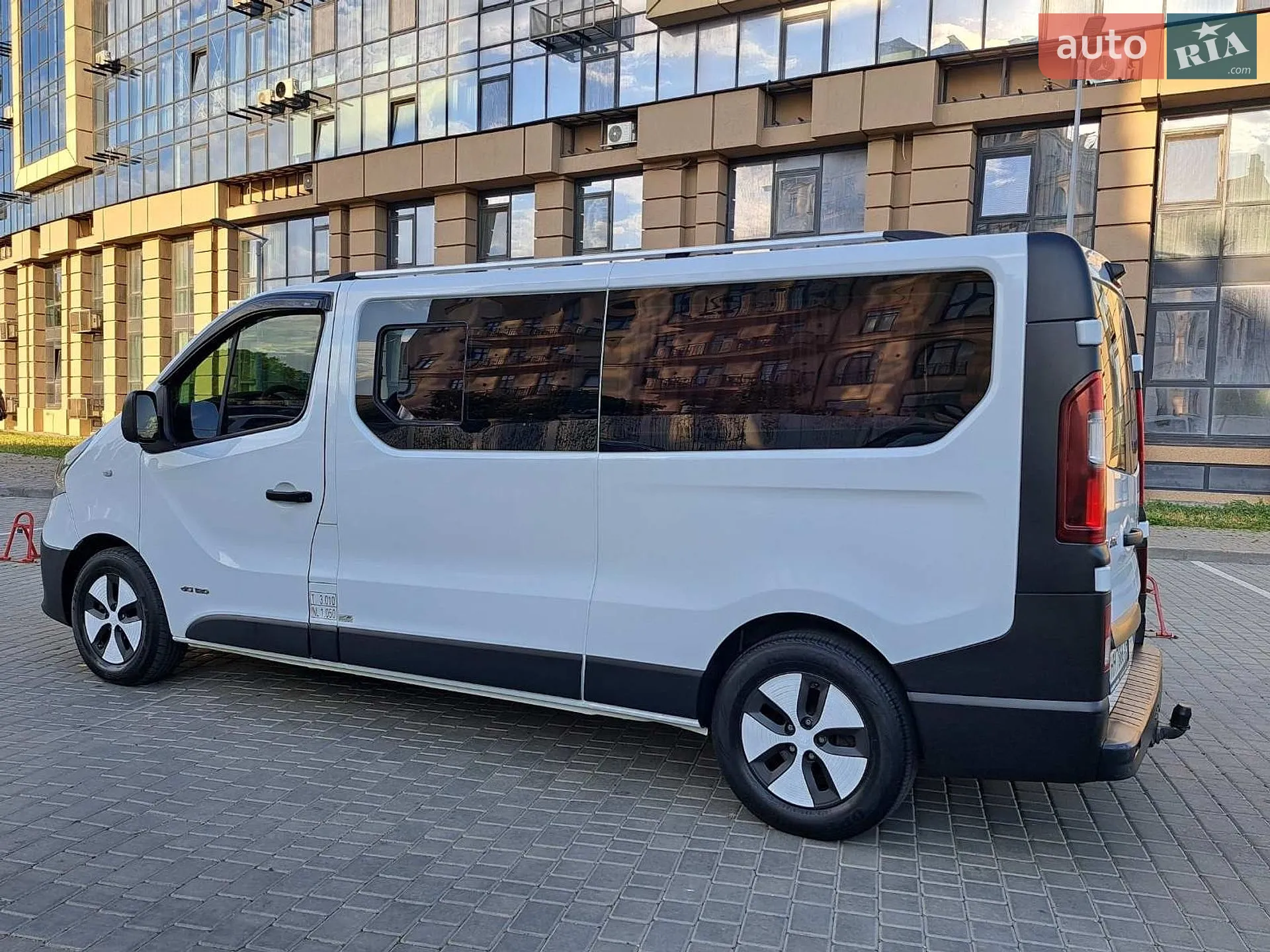 2016 Renault Trafic - мініатюра 3