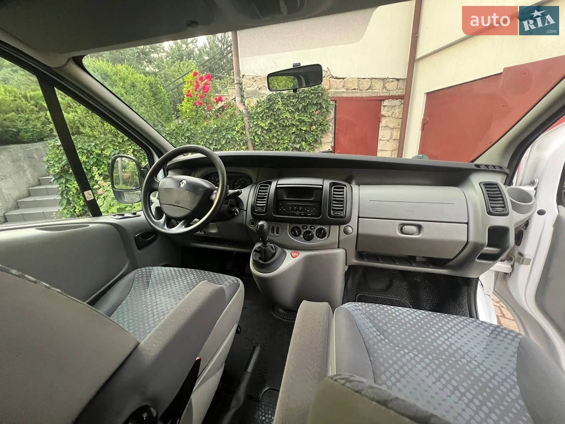 2010 Renault Trafic - мініатюра 11