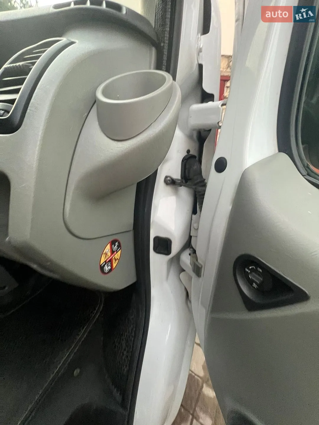 2010 Renault Trafic - мініатюра 13