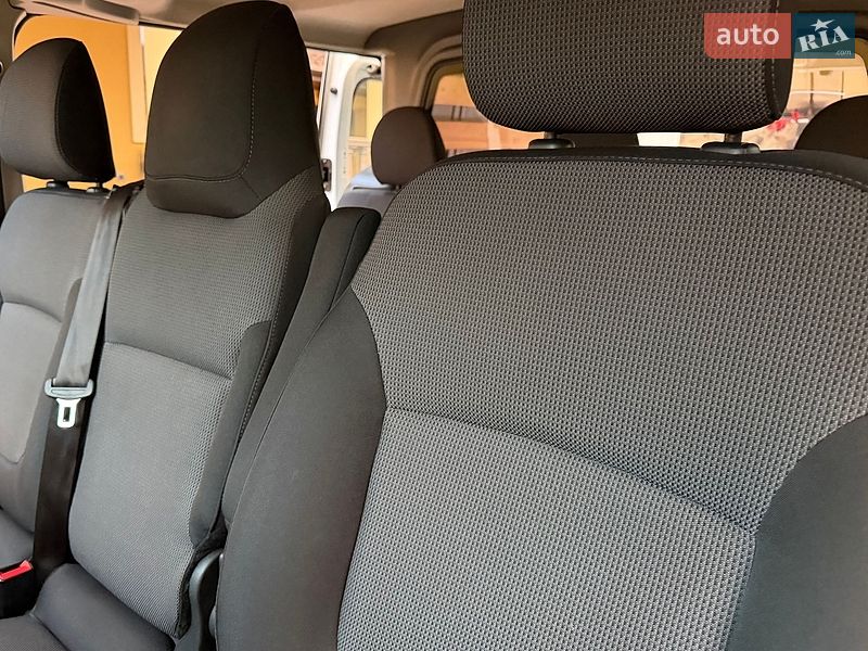 Грузопассажирский фургон Renault Trafic 2021 в Львове фото 90 Грузопассажирский фургон Renault Trafic 2021 в Львове