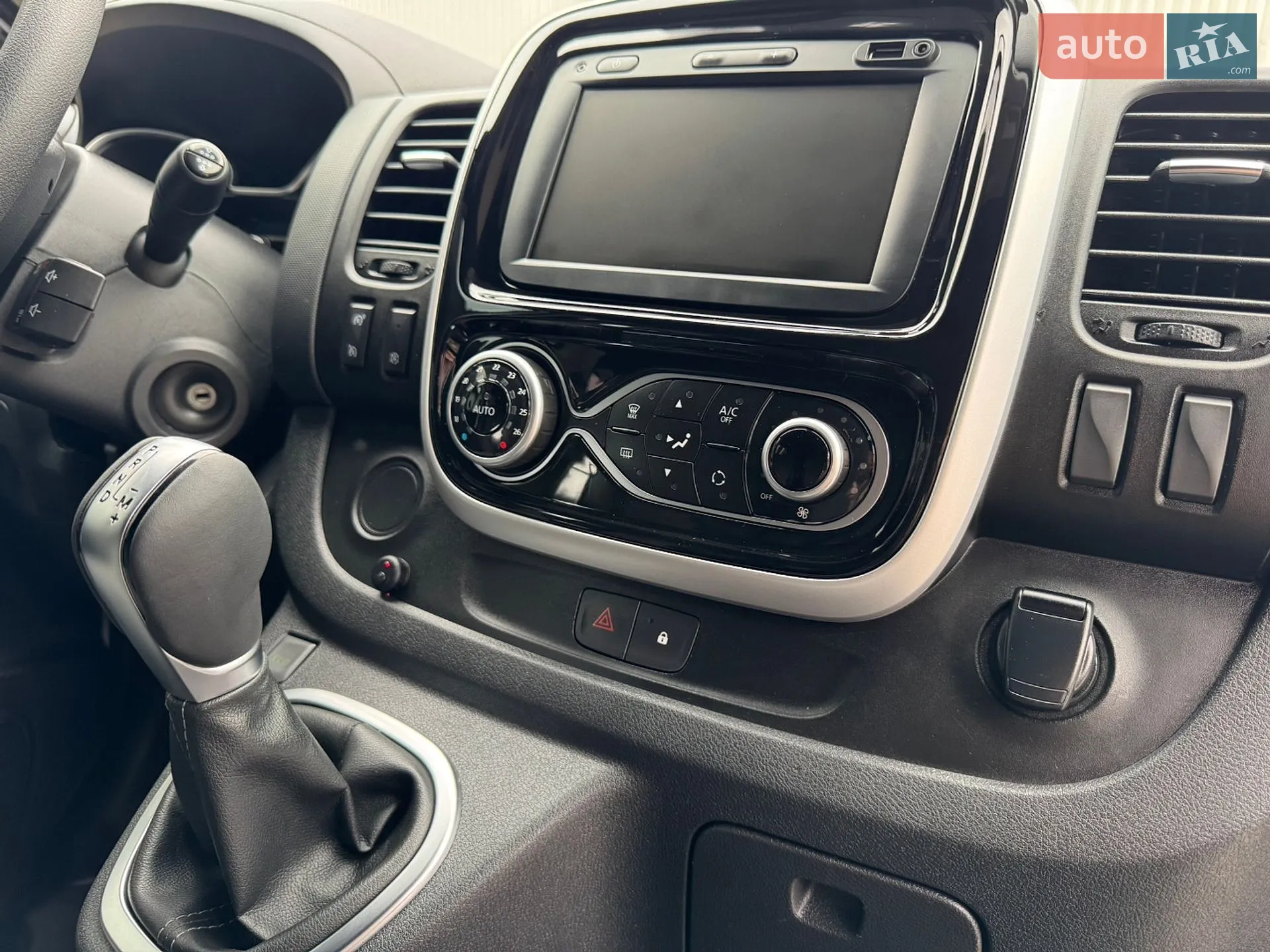 2020 Renault Trafic - мініатюра 38