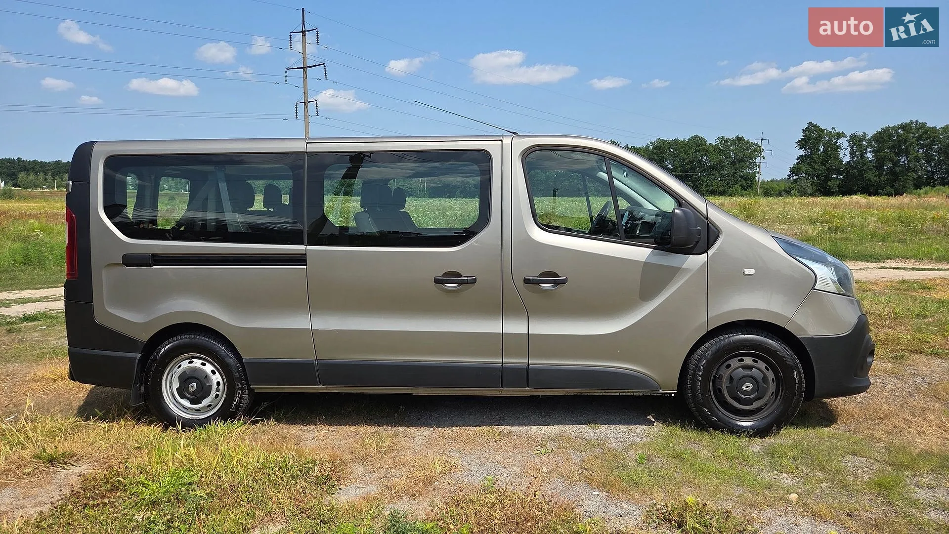 2015 Renault Trafic - мініатюра 3