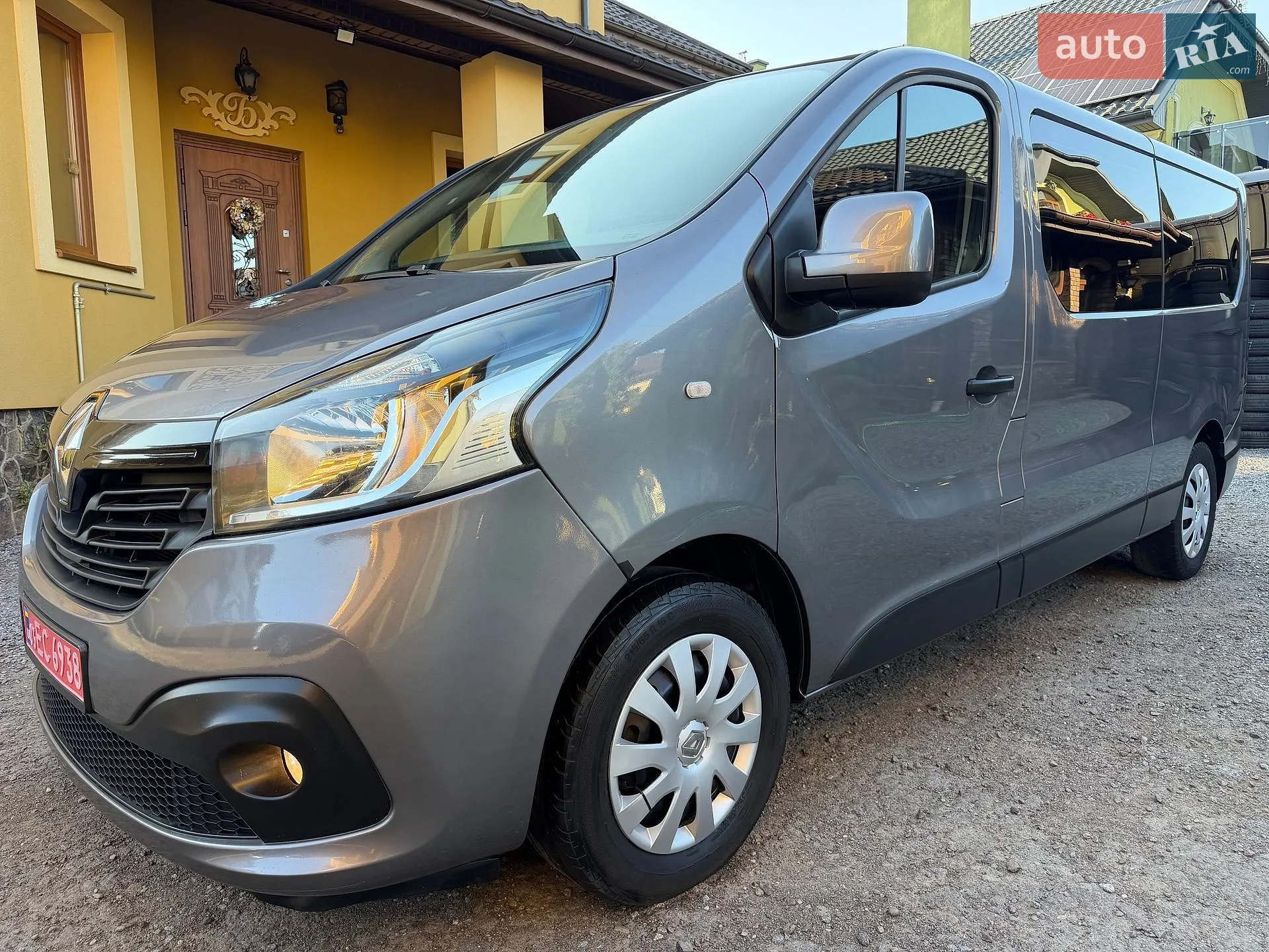 2017 Renault Trafic - мініатюра 3