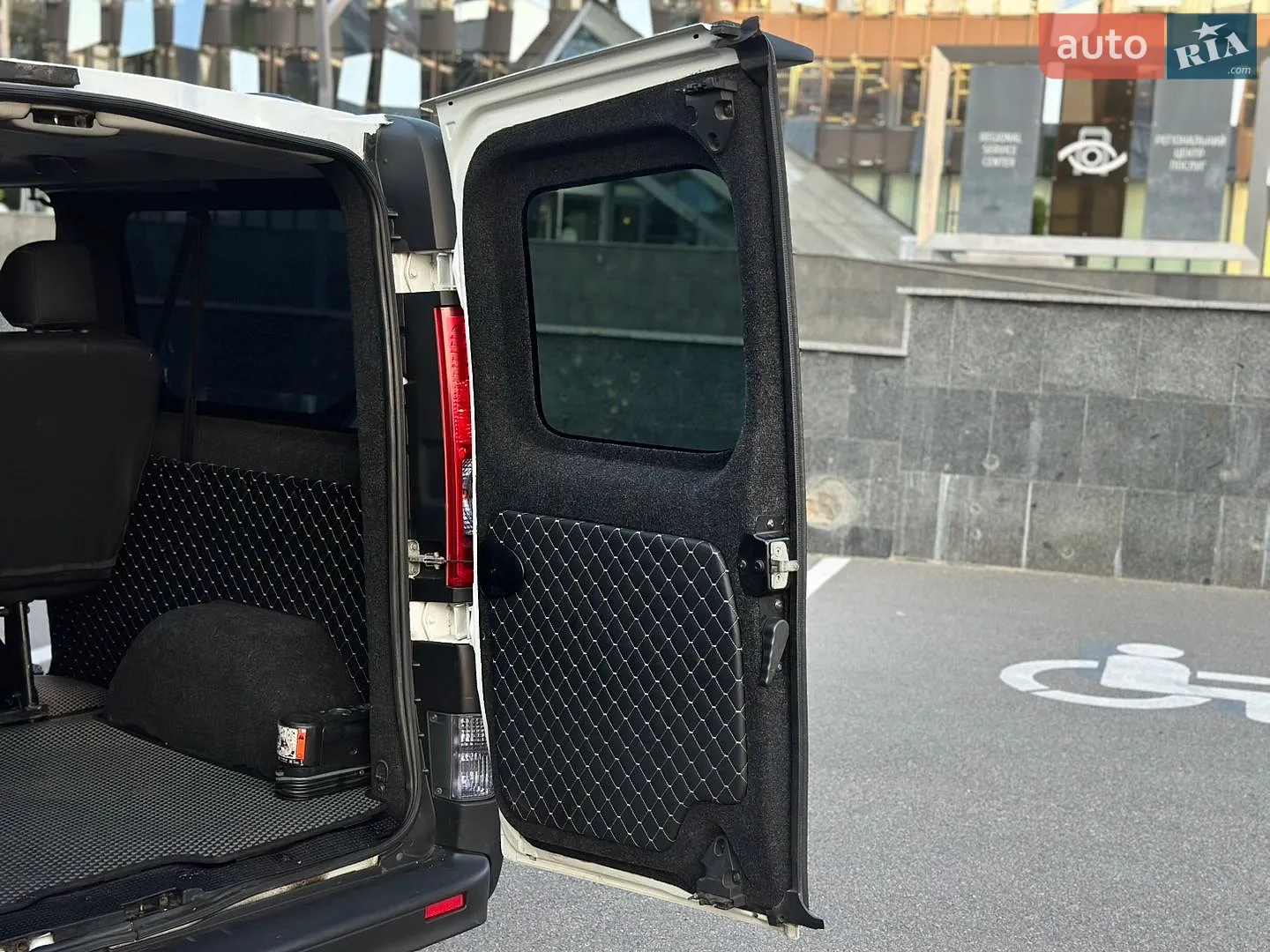 2011 Renault Trafic - мініатюра 24