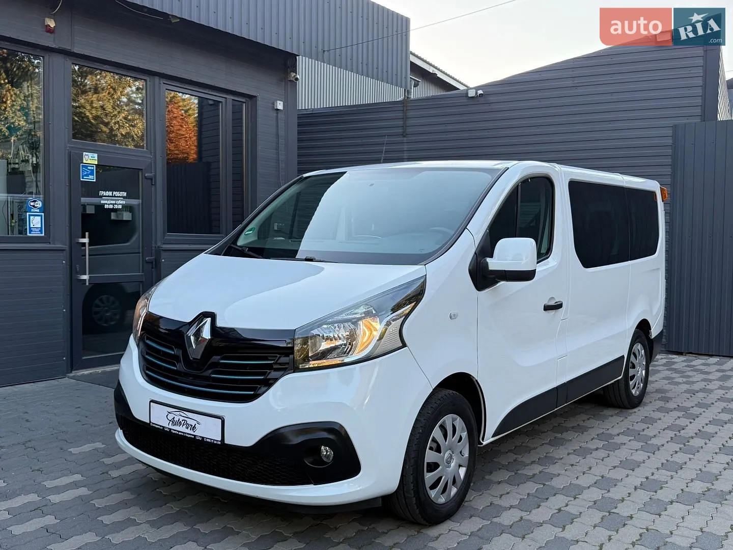 2018 Renault Trafic - мініатюра 2