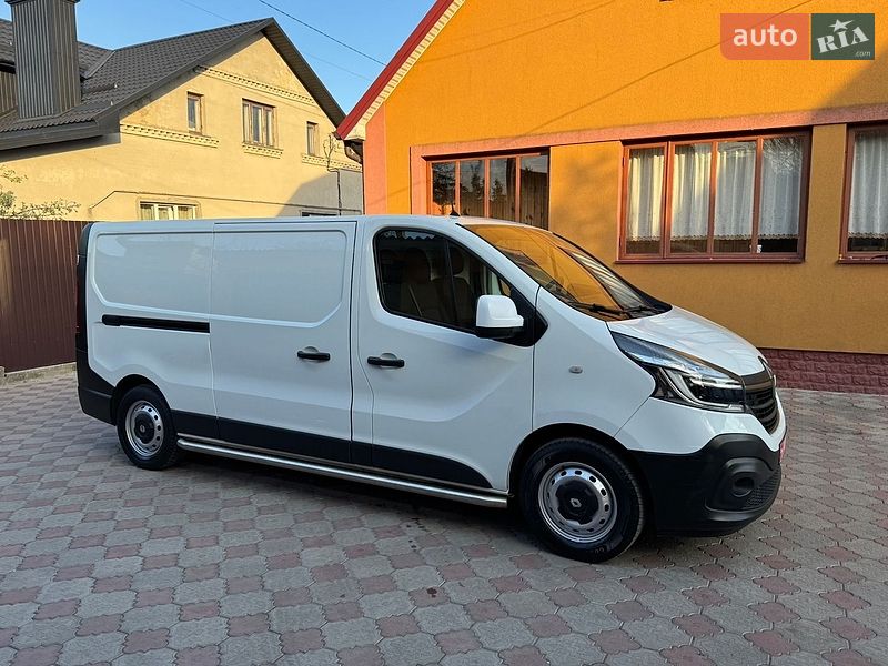 Вантажний фургон Renault Trafic 2020 в Рівному
