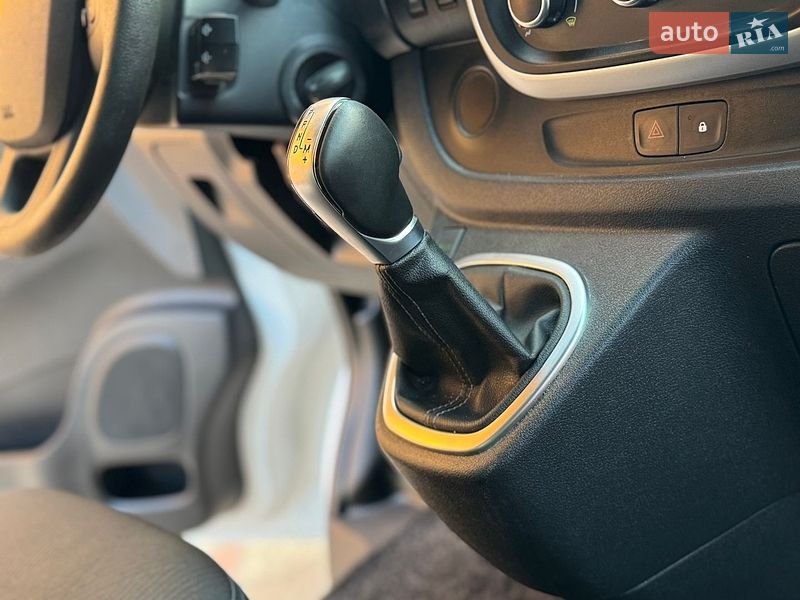 Вантажний фургон Renault Trafic 2020 в Рівному