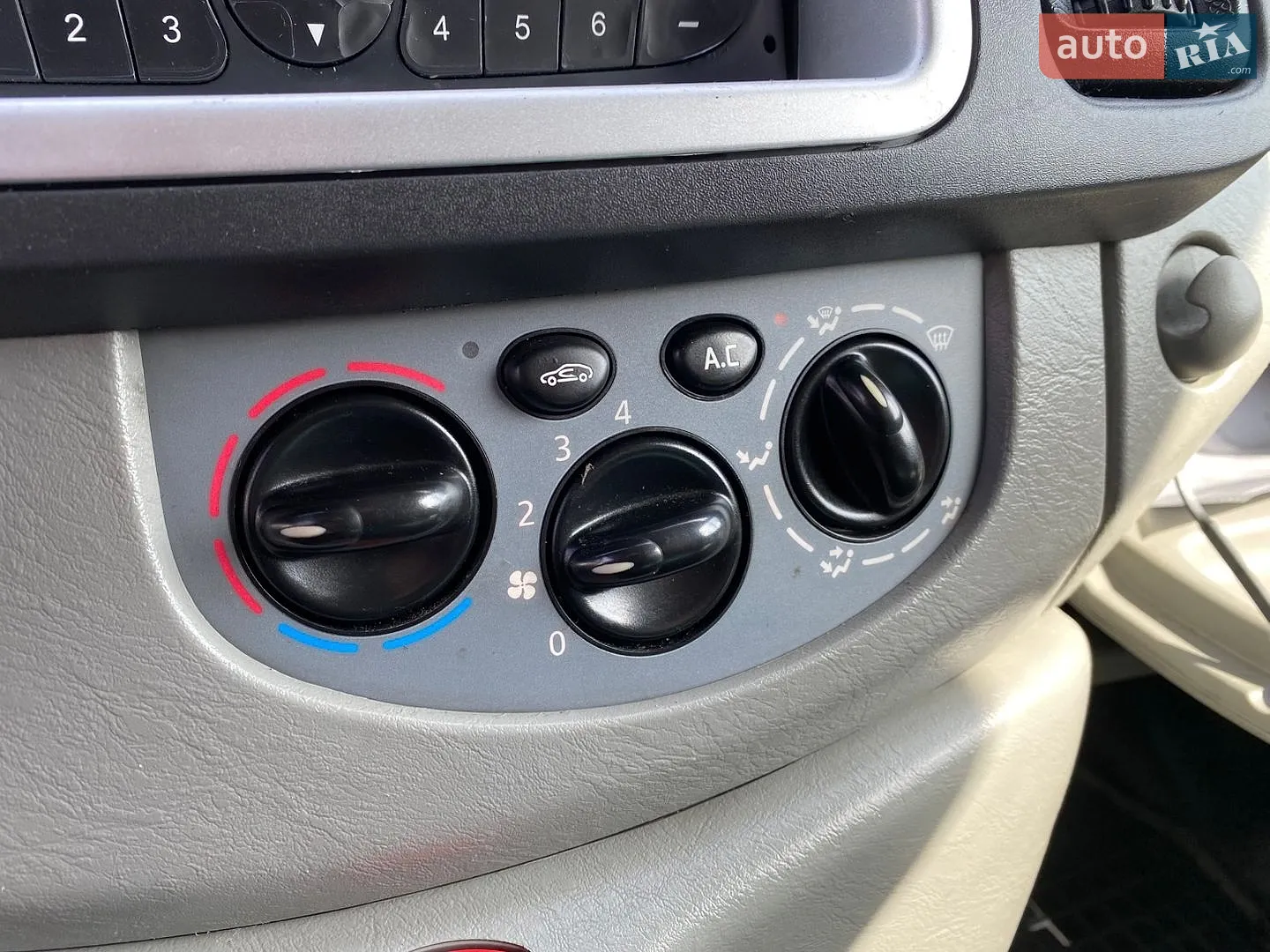 2012 Renault Trafic - мініатюра 30