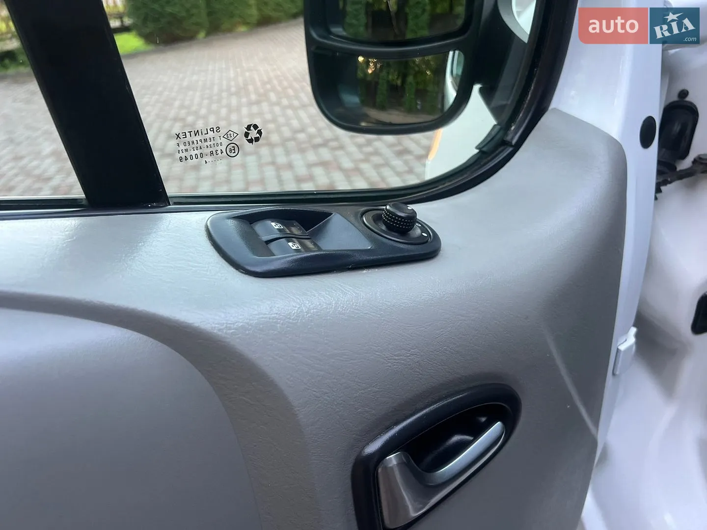 2014 Renault Trafic - мініатюра 87
