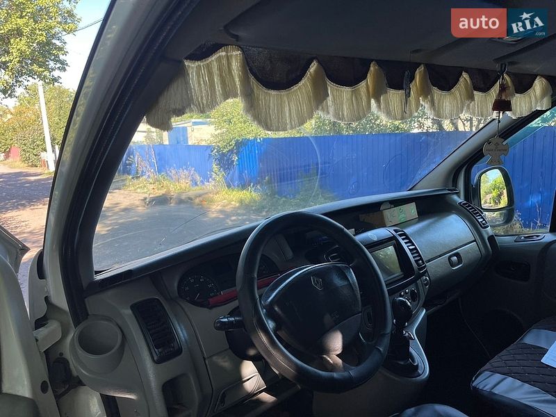 Вантажний фургон Renault Trafic 2010 в Близнюках