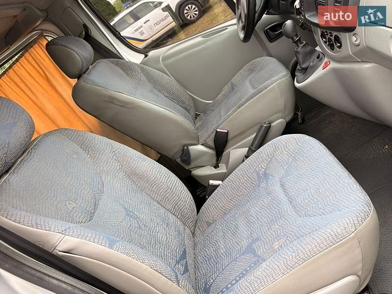 Вантажопасажирський фургон Renault Trafic 2005 в Києві