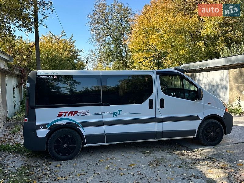 Минивэн Renault Trafic 2004 в Каменец-Подольском