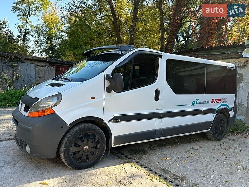 Минивэн Renault Trafic 2004 в Каменец-Подольском