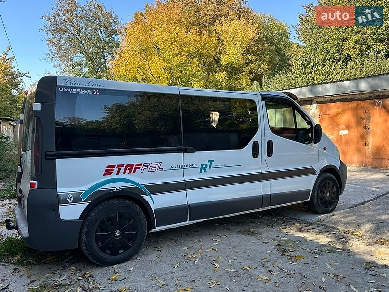 Минивэн Renault Trafic 2004 в Каменец-Подольском